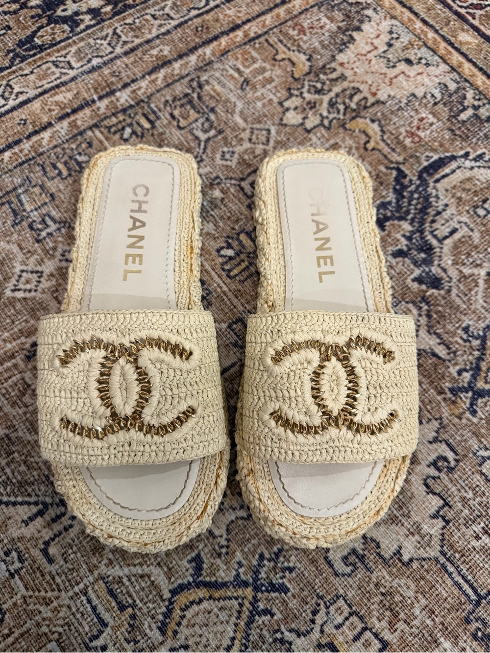 Chanel 21C Light Beige Raffia Mule Slides